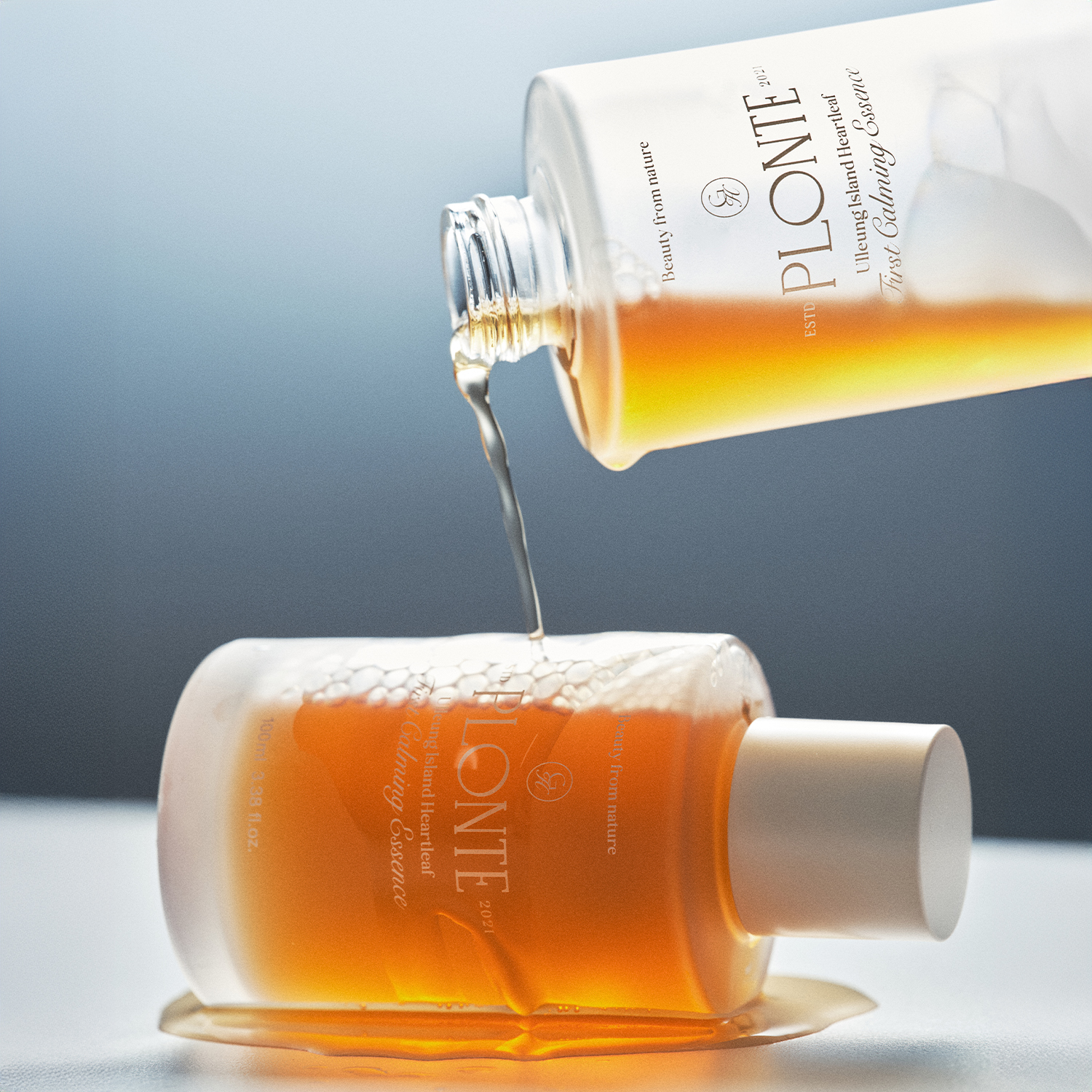 Успокаивающая эссенция для лица с экстрактом хауттюйнии Ulleung Island Heatleaf First Calming Essence 100 мл.